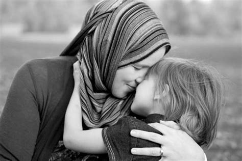 21 Potret Ibu Dan Anak Yang Bikin Kamu Janji Gak Lagi Bikin Ibumu Sedih
