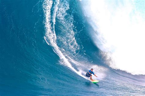 big wave surfer márcio freire dies in nazaré