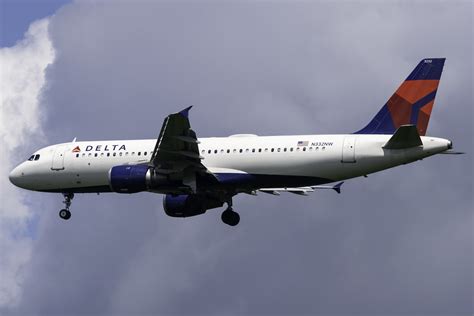 Delta Air Lines Airbus A320 211 N332nw Dl1090 A320 Atlanta Flickr