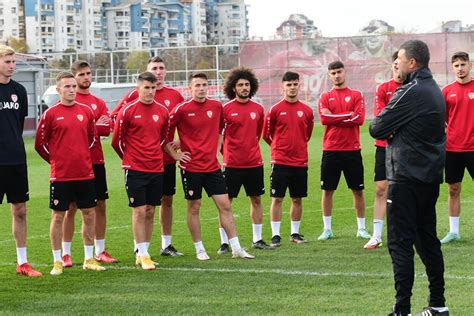 ФОТО Тренинг на репрезентацијата на Македонија до година ФФМ Фудбалска Федерација на