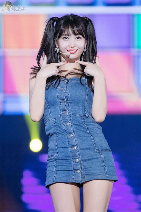 Pin By M On Twice Momo 모모 Momo Kpop Girls Twice