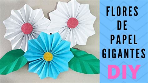 Como Hacer Flores Gigantes De Papel Giant Paper Flowers Youtube