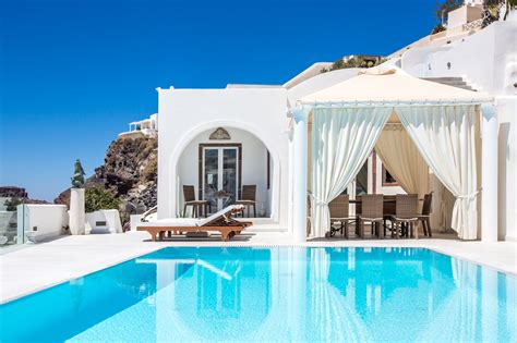 Santorinis Top Hotels Where To Stay On This Stunning Greek Island