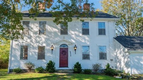 20 Best Colonial Style Houses That Are Incredibly Charming