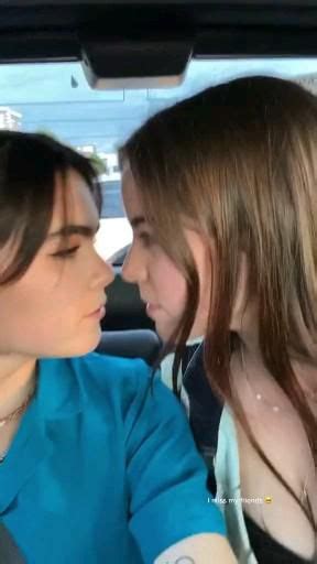 Benee Tik Tok [video] In 2022 Cute Couples Kissing Cute Lesbian Couples Girls In Love