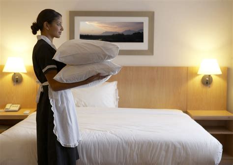 House Maid Google Search House Maid Hotel Cleaning Hotel Housekeeping