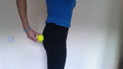 How To Massage The Glutes With A Tennis Ball Tennisladys