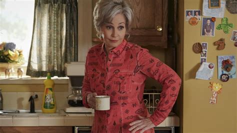 Young Sheldons Annie Potts Is Nothing Like Meemaw In Real Life