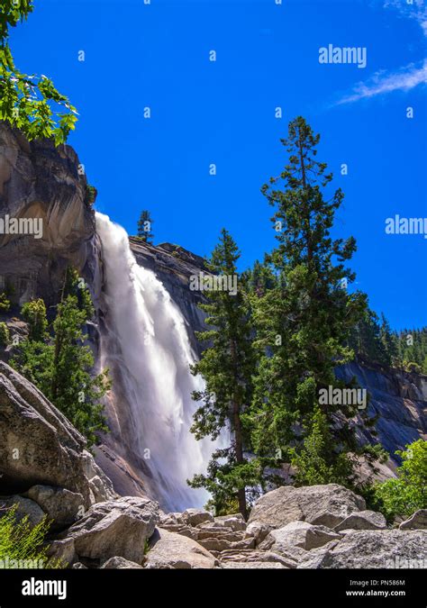 Massive Waterfalls Hi Res Stock Photography And Images Alamy