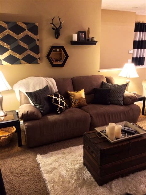 10 Brown And Gold Living Room