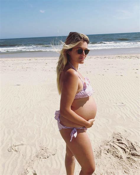 Bumps In Bikinis See Daphne Oz More Stars Showing Off Their Baby Bellies