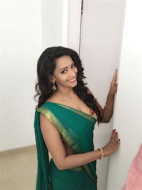 Hot Saree Tamil Actress Sanjana Singh Hot Photos In Latest Fashion