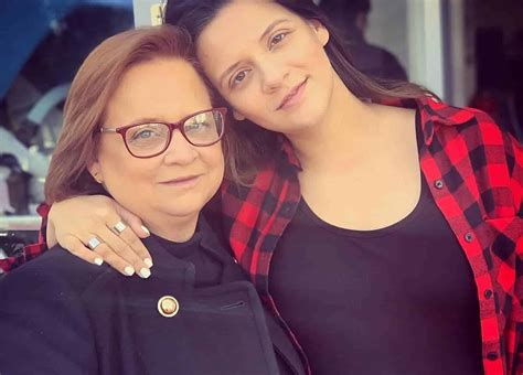 Noémia costa actriz / cantora data de nascimento: Noémia Costa reage pela primeira vez ao nascimento do neto ...