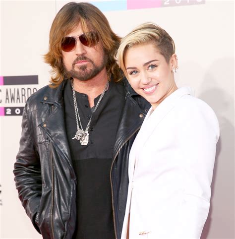 Billy Ray Cyrus Wants To Officiate Miley Cyrus And Liam Hemsworths Wedding