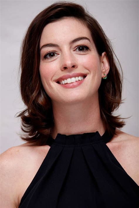 Anne Hathaway Smiling Face Wallpapers Wallpaper Cave