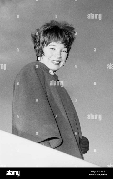 Shirley Mclaine Stock Photo Alamy