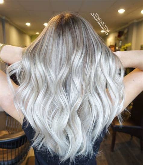 The lightest of blonde shades, platinum is the hair color of goddesses, superstars, and edgy women who like to push boundaries. redken shades eq 09P, 09V, clear | Hair color formulas ...