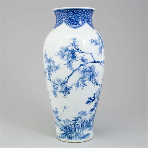 A Blue And White Japanese Vase Early 20th Century Bukowskis