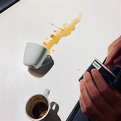 艺术家用咖啡液作画，水果、砂糖都能变颜料 Cn