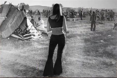 Pin By Marcella B On 1960s Woodstock Fashion Woodstock 1969