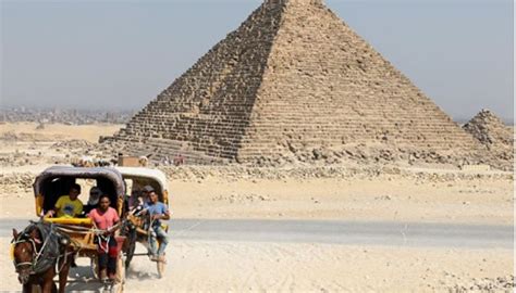 Egypt Arrests Two Over Nude Tourists On Pyramid