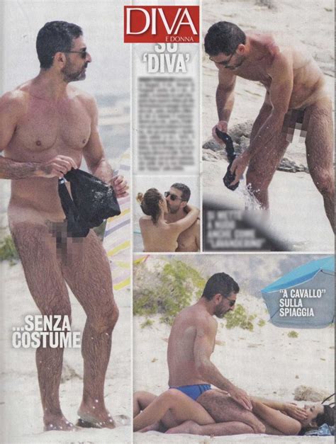 Simone Di Pasquale Nudo Fotografato In Spiaggia Mentre Si Cambia Il