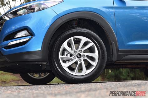 2016 Hyundai Tucson 16t Petrol Vs Crdi Diesel Comparison Video