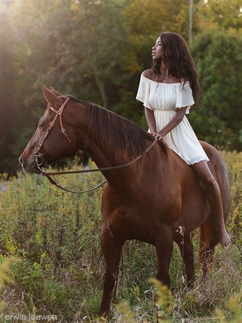Pin By Kathryn Mcgee On Rosa Walker Woman Riding Horse Horse Photos