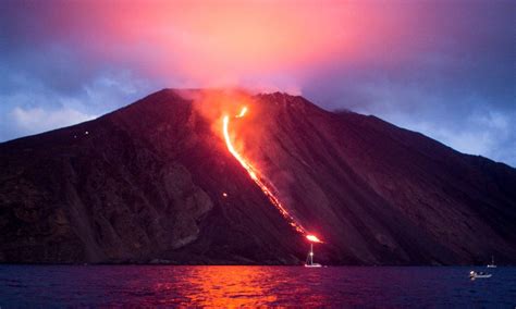 Top 10 Active Volcanoes To See Up Close Active Volcano Aeolian Islands Volcano