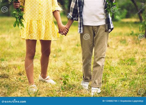 Top 999 Boy And Girl Holding Hands Real Images Amazing Collection