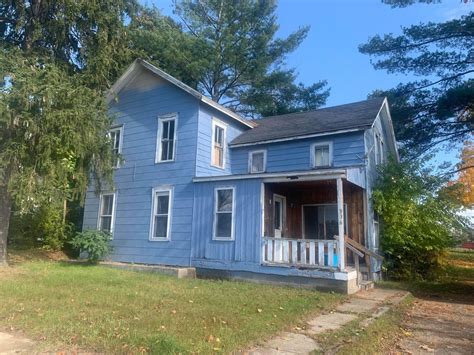 336 N Main St Evart Mi 49631 Mls 23139595 Redfin