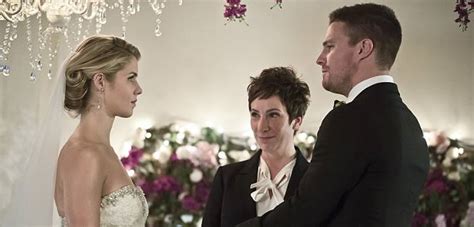 Arrow Season 4 Episode 16 Olicity Wedding Photos From Broken Hearts