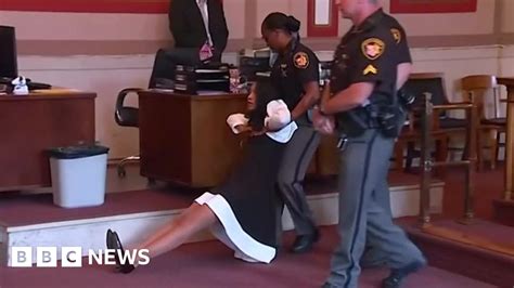 Former Ohio Judge Dragged From Courtroom After Jail Sentence Bbc News