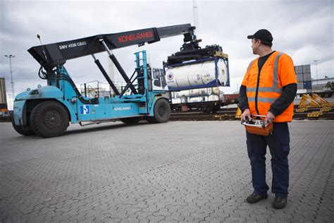 The Worlds First Hybrid Reach Stacker Now Available In West Africa