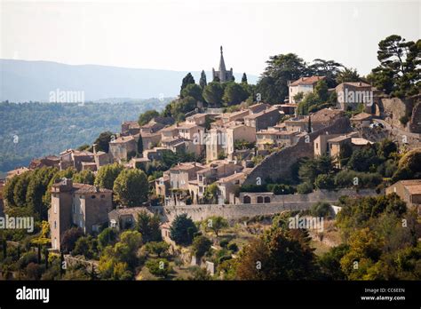 The Beautiful Cliffside Town Of Bonnieux In The Provence Of France