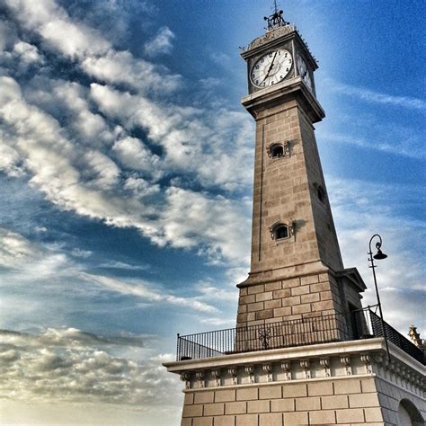 La Torre Del Reloj Este Fue El Primer Faro Del Puerto De Flickr