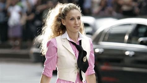 18 Of Carrie Bradshaws Most Stylish Outfits And How To Recreate Them Hello