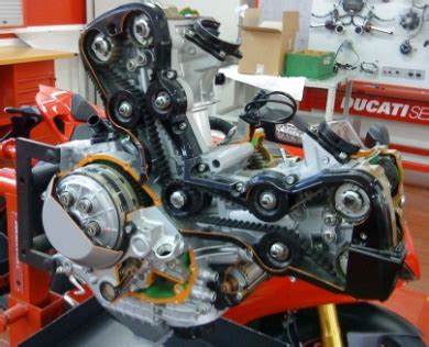 The small size of ducati made me wonder if that high development/manufacturing i don't see ducati's getting to 12k between valve services from the factory in the near future. Ducati Desmo-Service in Kisselbach bei Simmern