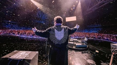 Elton John Wraps Farewell Yellow Brick Road Tour See Photos From The Last Show Good Morning