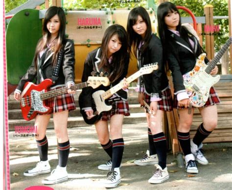 Suzuki Rina 瞬間センチメンタル Scandal The Most Powerful Japanese Girlie Band