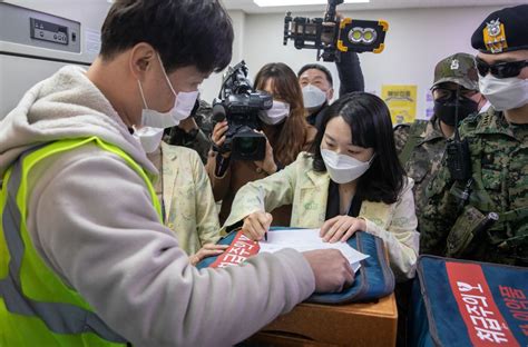 그런데 접종센터 도착 후 백신을 수령하는. 증평에서 코로나19 백신 수송 모의훈련 실시