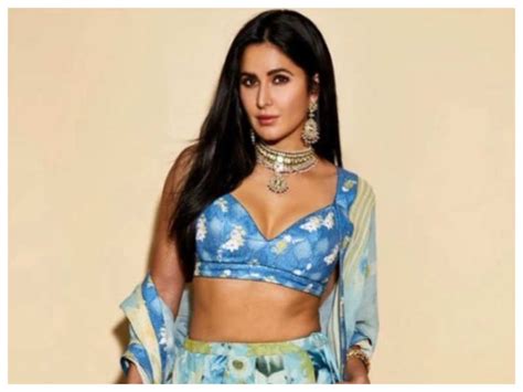 Photo Katrina Kaif Looks Effortlessly Gorgeous In A Blue Floral