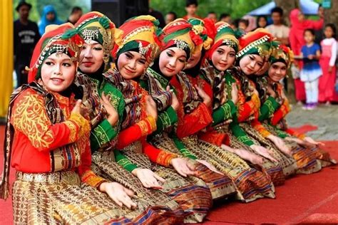 Berikut 100 Jenis Tarian Tradisional Dari Seluruh Provinsi Di Indonesia