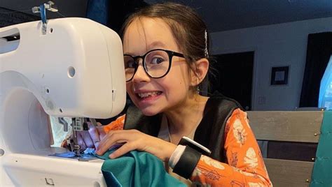 9 year old fashion designer prodigy gets nearly 600k followers on tiktok earns praise from vera