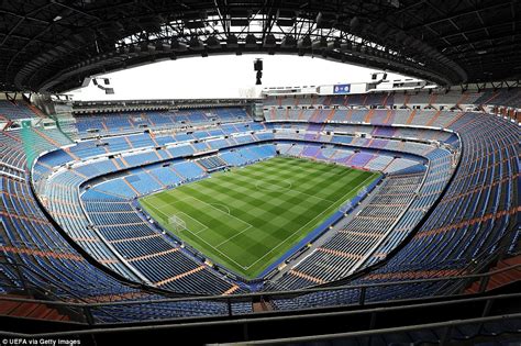 Dit is een verwijzing naar het oude stadion van de club dat. Barcelona and Real Madrid's new multi-million pound ...