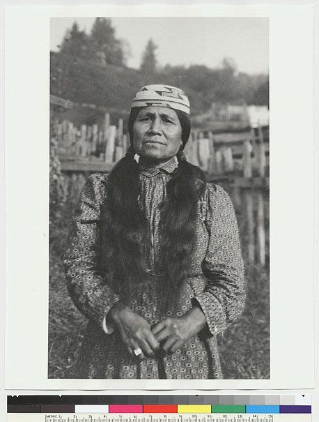 Mrs Ira Henry Yurok 1910 Native American Women Native American Pictures Native American