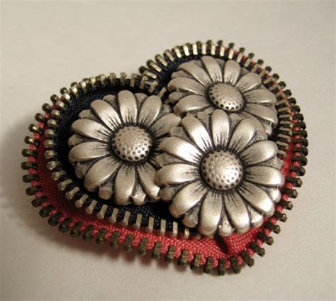 Zipper Brooch Pin With Metal Flowers Etsy Zipper Crafts Zipper
