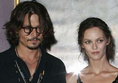 Chris robertson entertainment reporter @_chrisrobertson Johnny Depp gifts ex-wife $4.4 million Hollywood mansion ...
