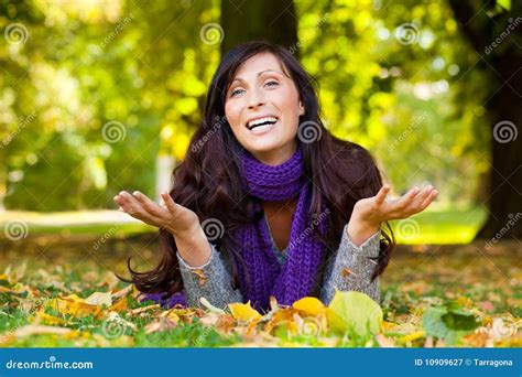 Parc Autumn Woman Stock Image Image Of Autumn Fashion 10909627