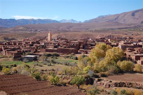 We organize trekking in morocco's high atlas mountains and provide great trekking annd walking holidays in morroccan land. Graduation Trip to Morocco: Atlas Mountains and Essaouira | Polly Voo Franzay